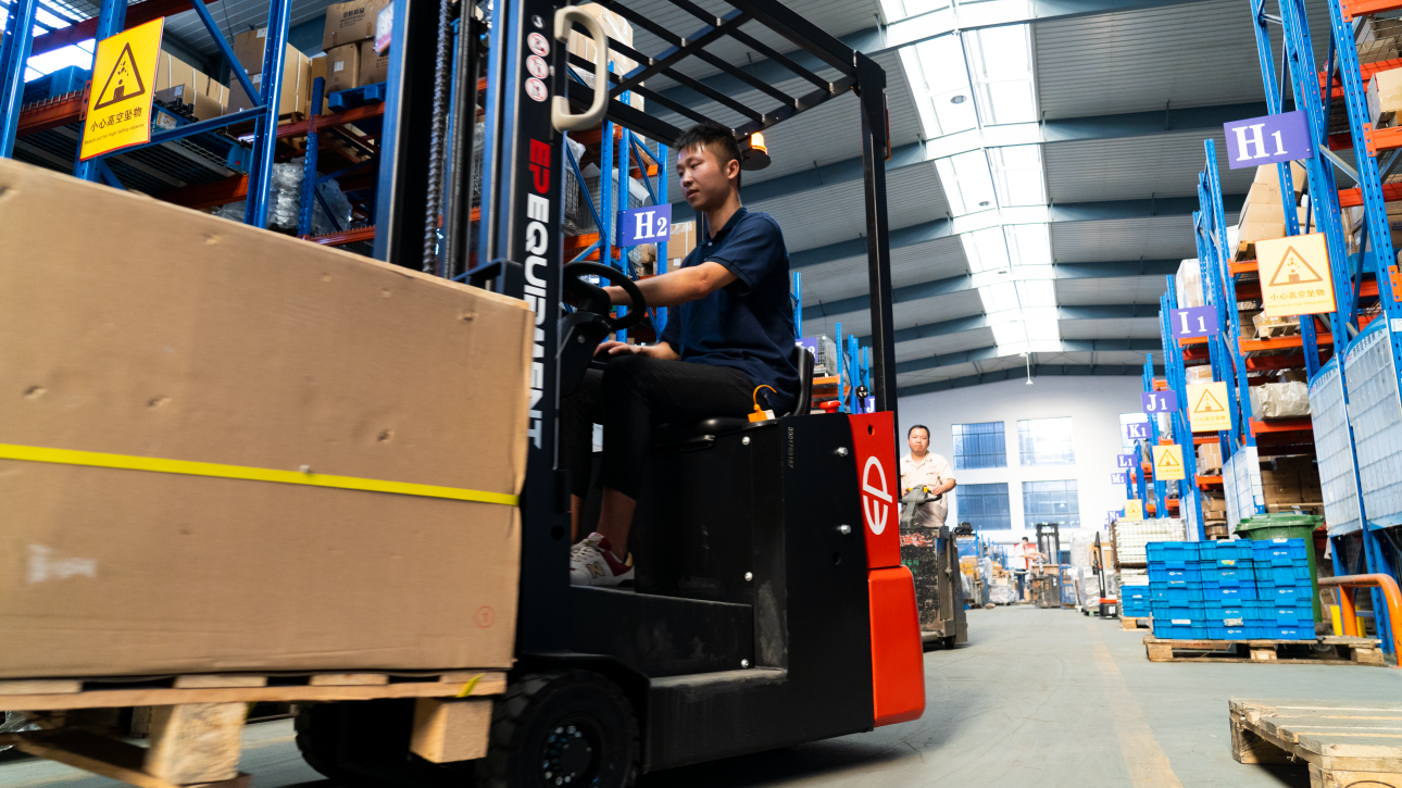 xe nâng điện 3 tấn