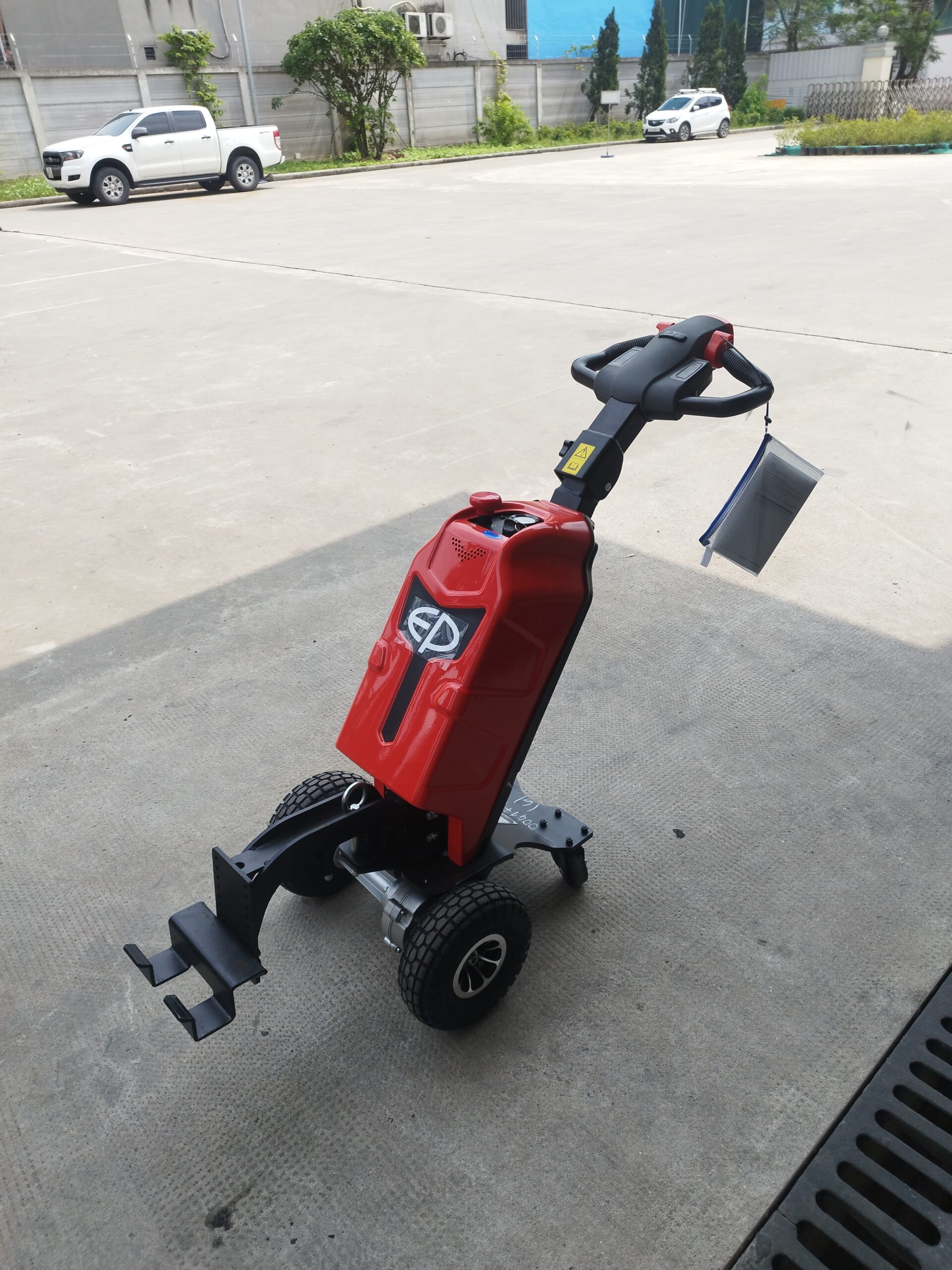 Xe kéo điện QDD10