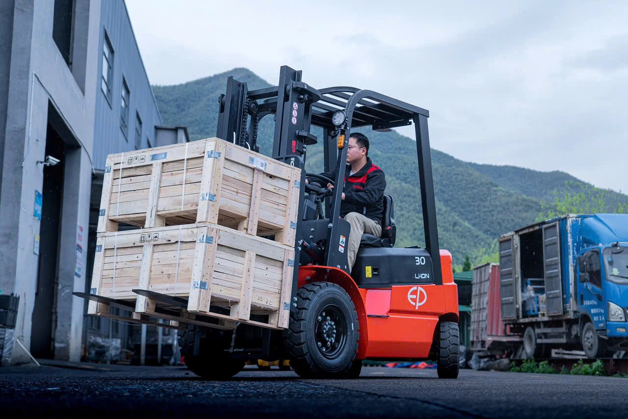 Xe Nâng Trường Phát