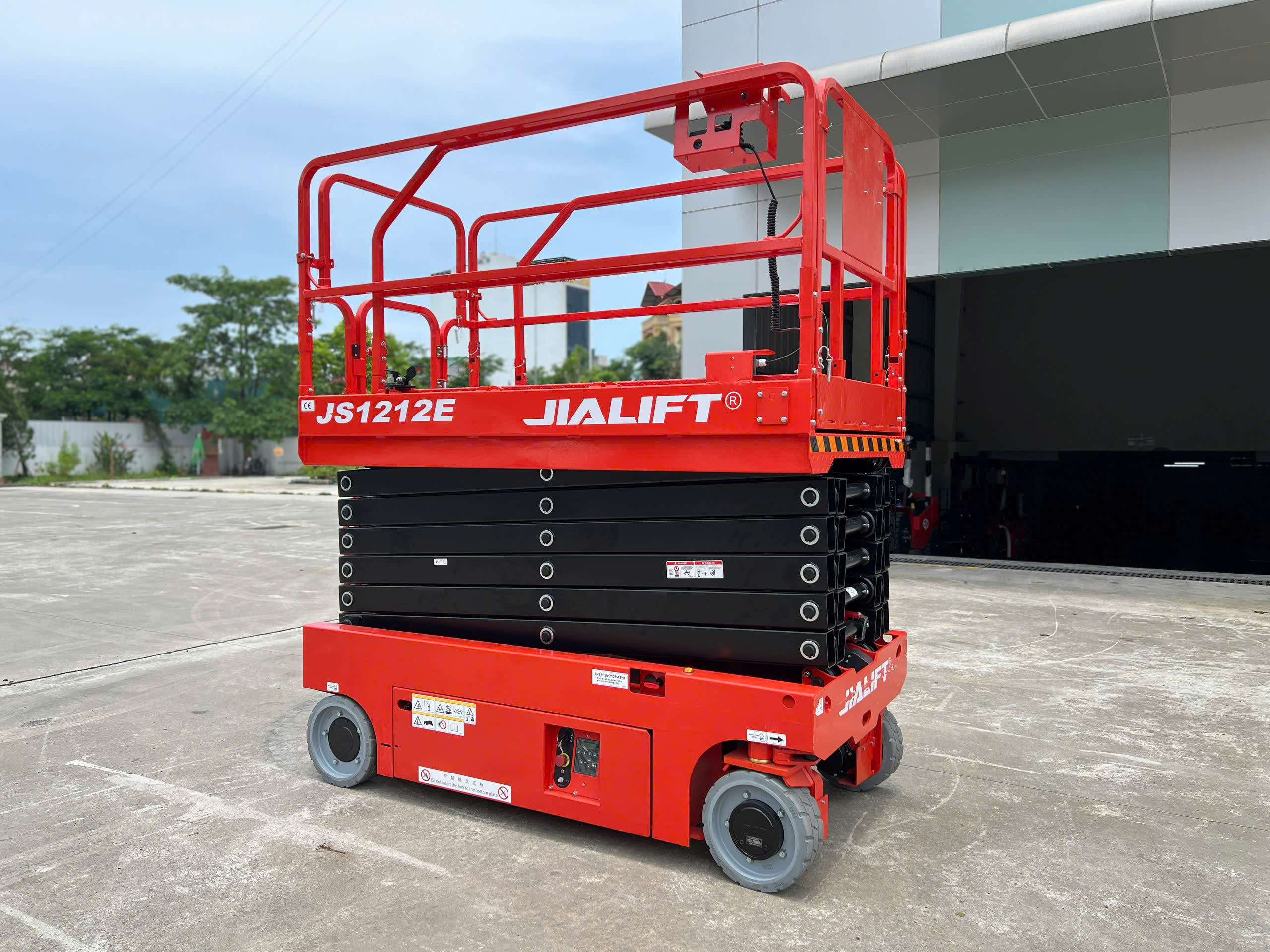 xe nâng người 12m