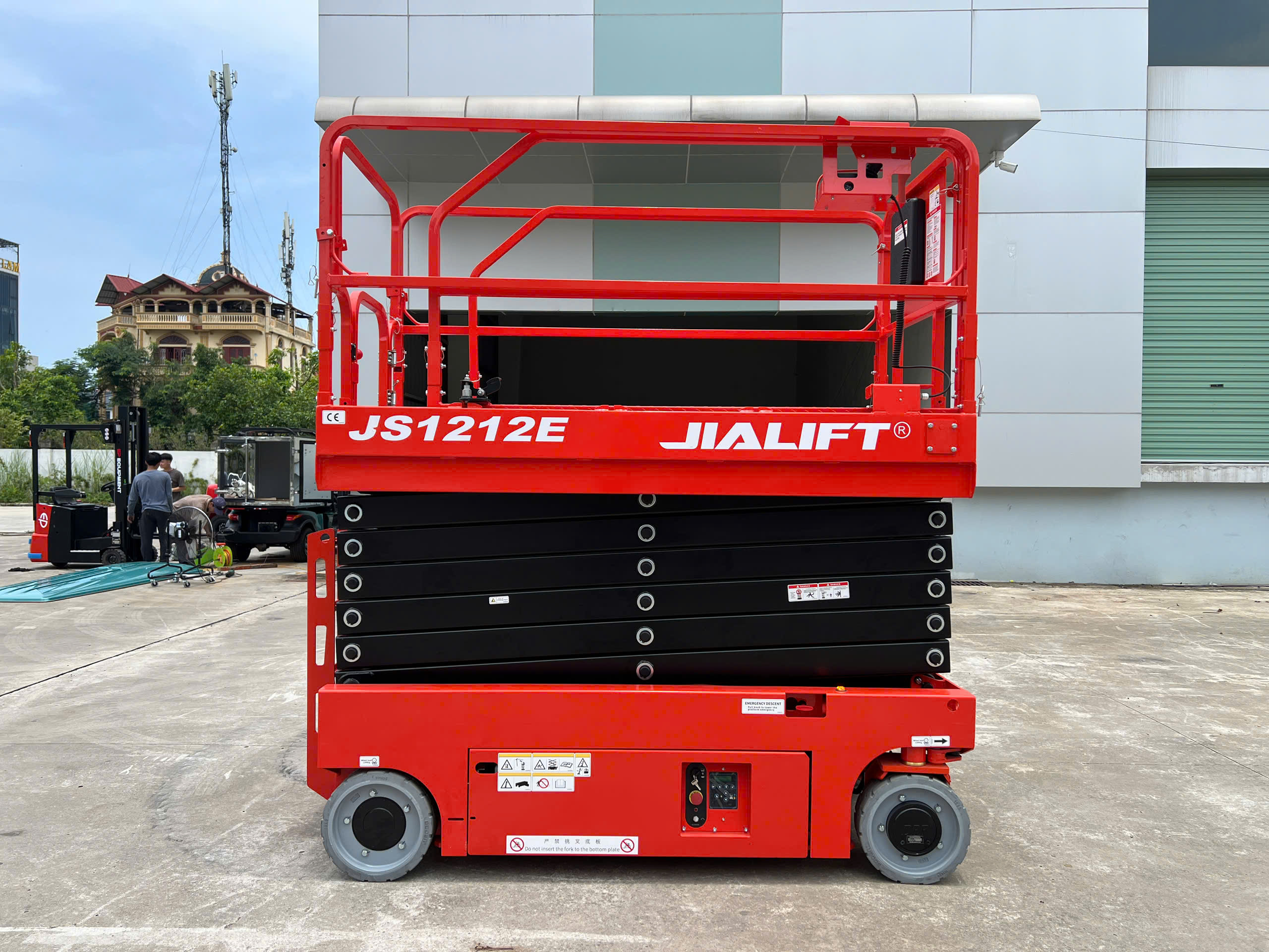 xe nâng người 12m